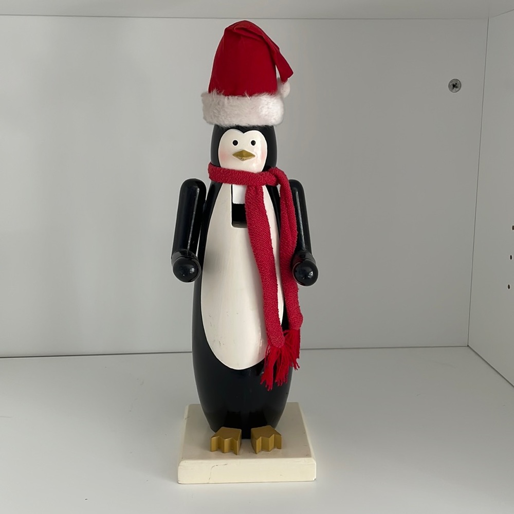 Penguin Nutcracker